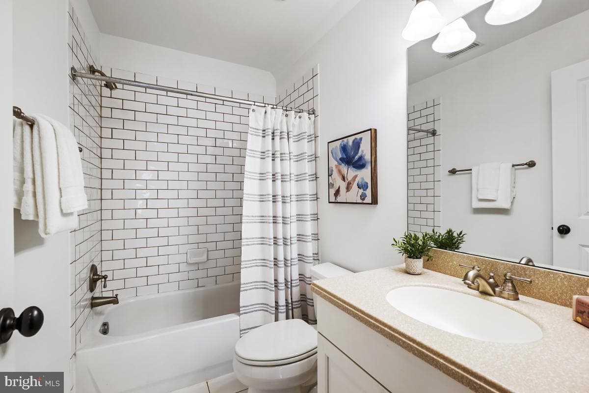 7106 Exeter Road photo 26