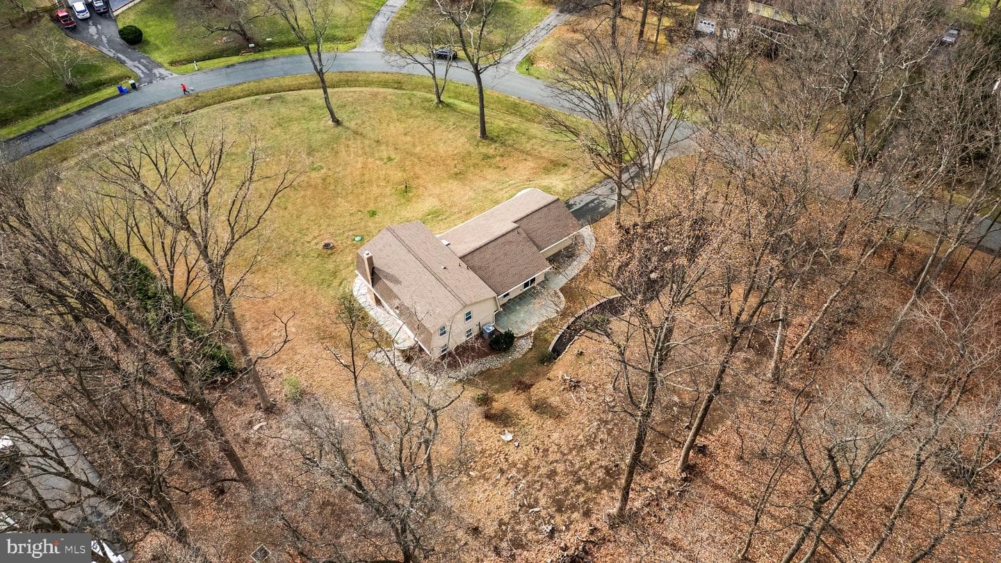 20529 Farcroft Lane photo 43