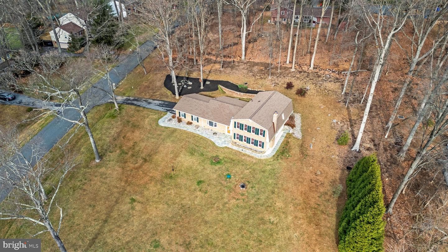 20529 Farcroft Lane photo 5