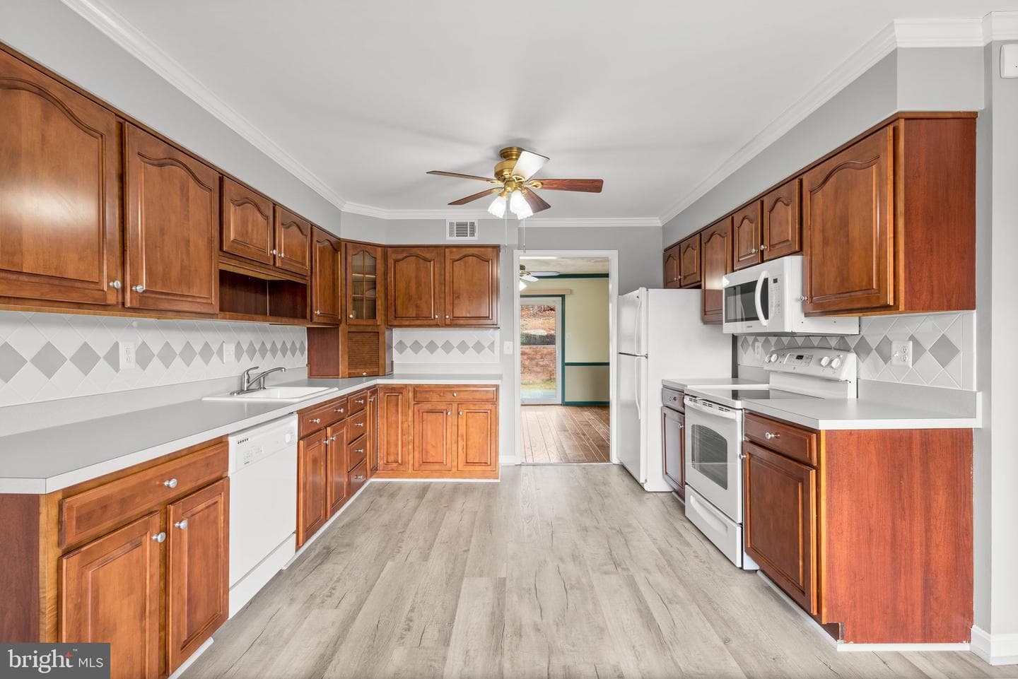 20529 Farcroft Lane photo 9
