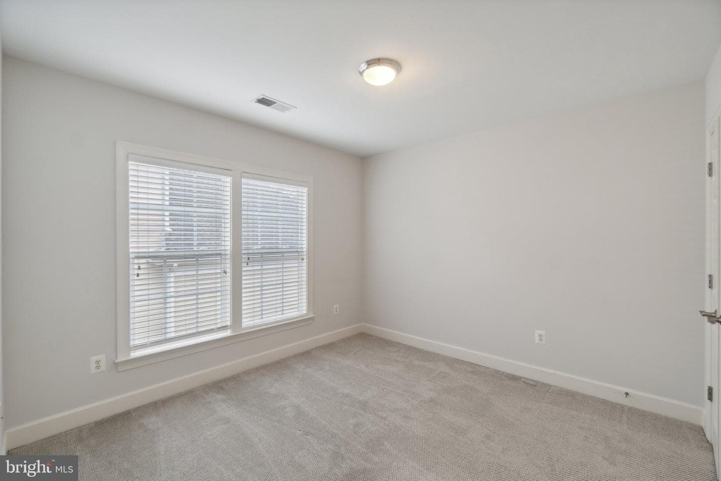 14206 Drayton Avenue photo 35