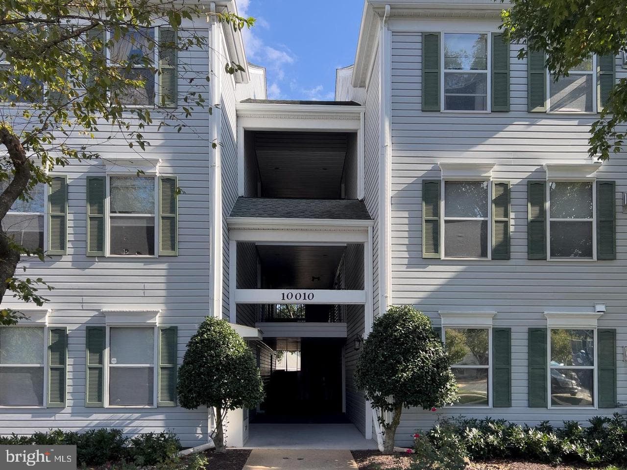 10010 Vanderbilt Circle #4-9