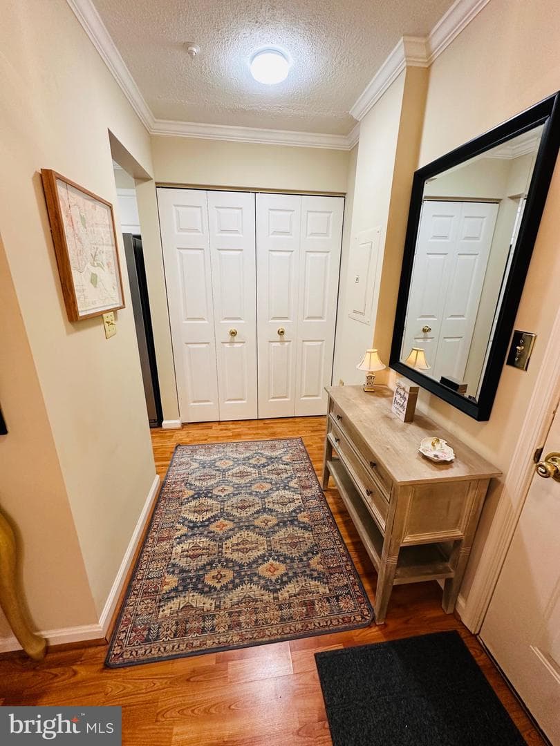 10010 Vanderbilt Circle #4-9 photo 3