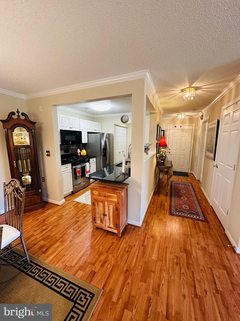 10010 Vanderbilt Circle #4-9 photo 5