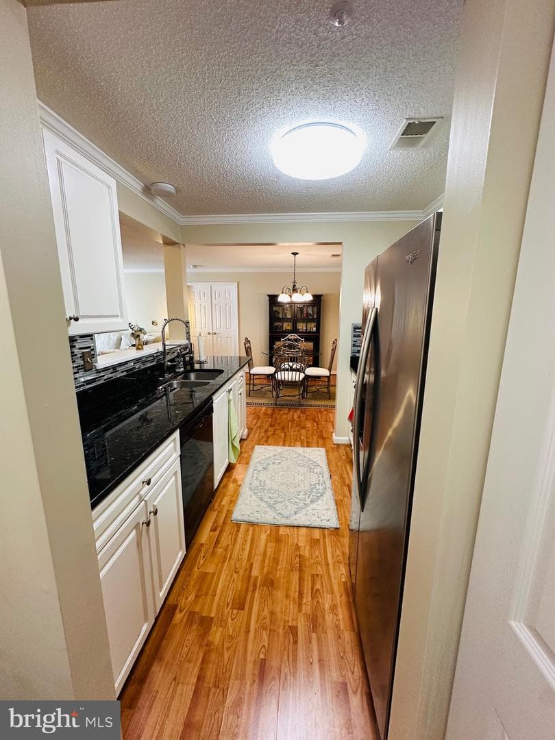 10010 Vanderbilt Circle #4-9 photo 6