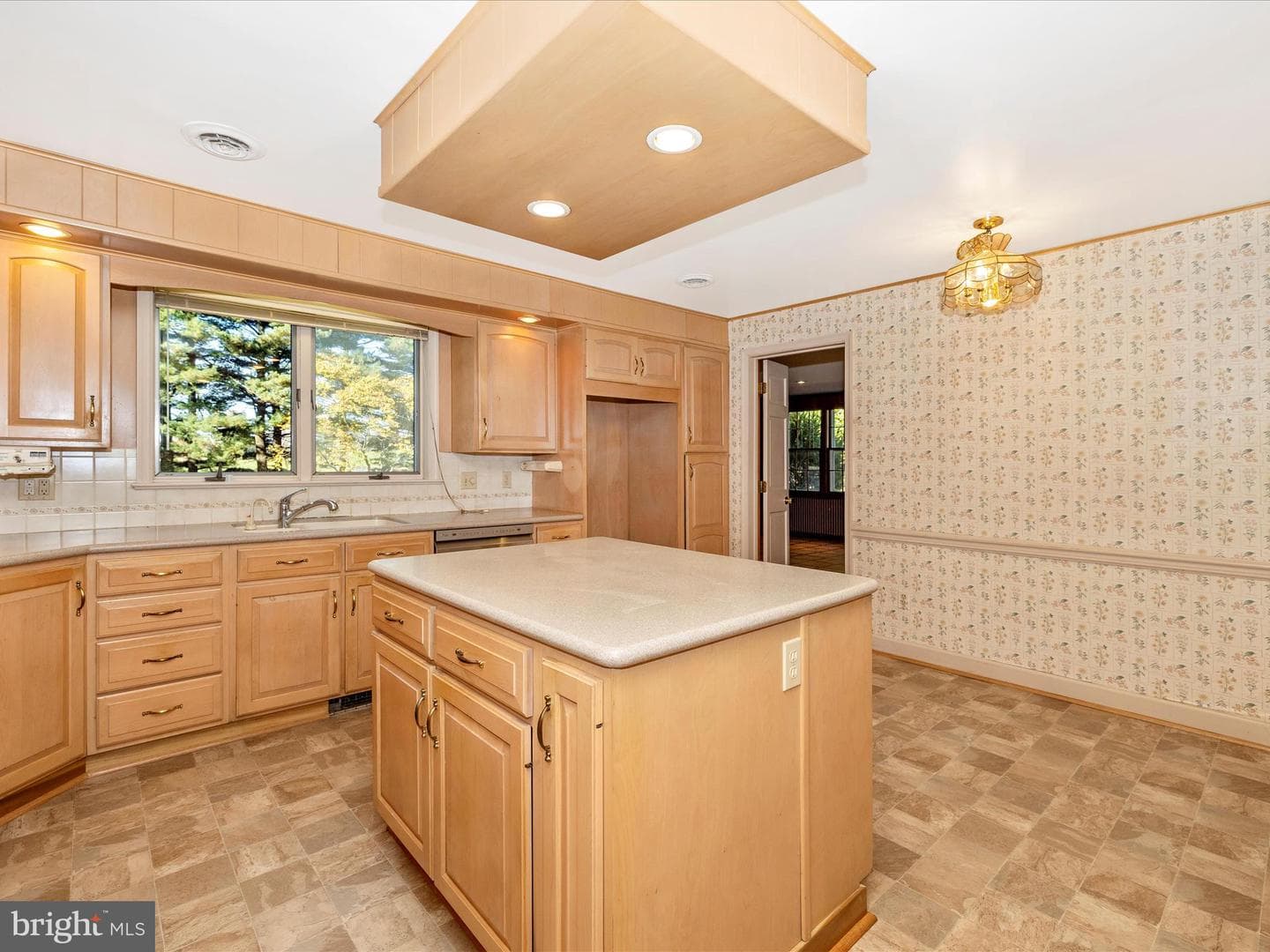 19810 Peach Tree Road photo 12