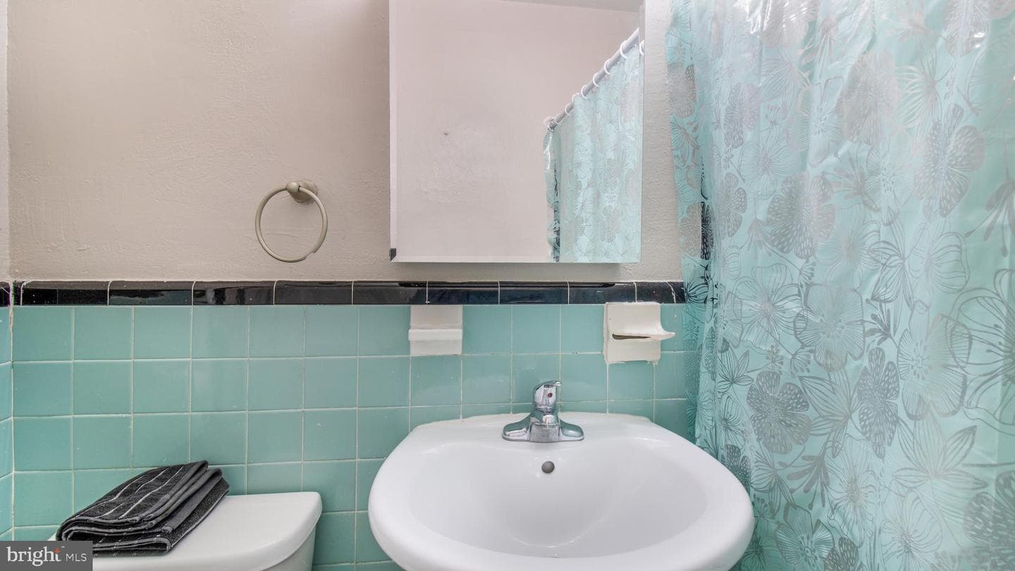 1106 Dryden Street photo 27