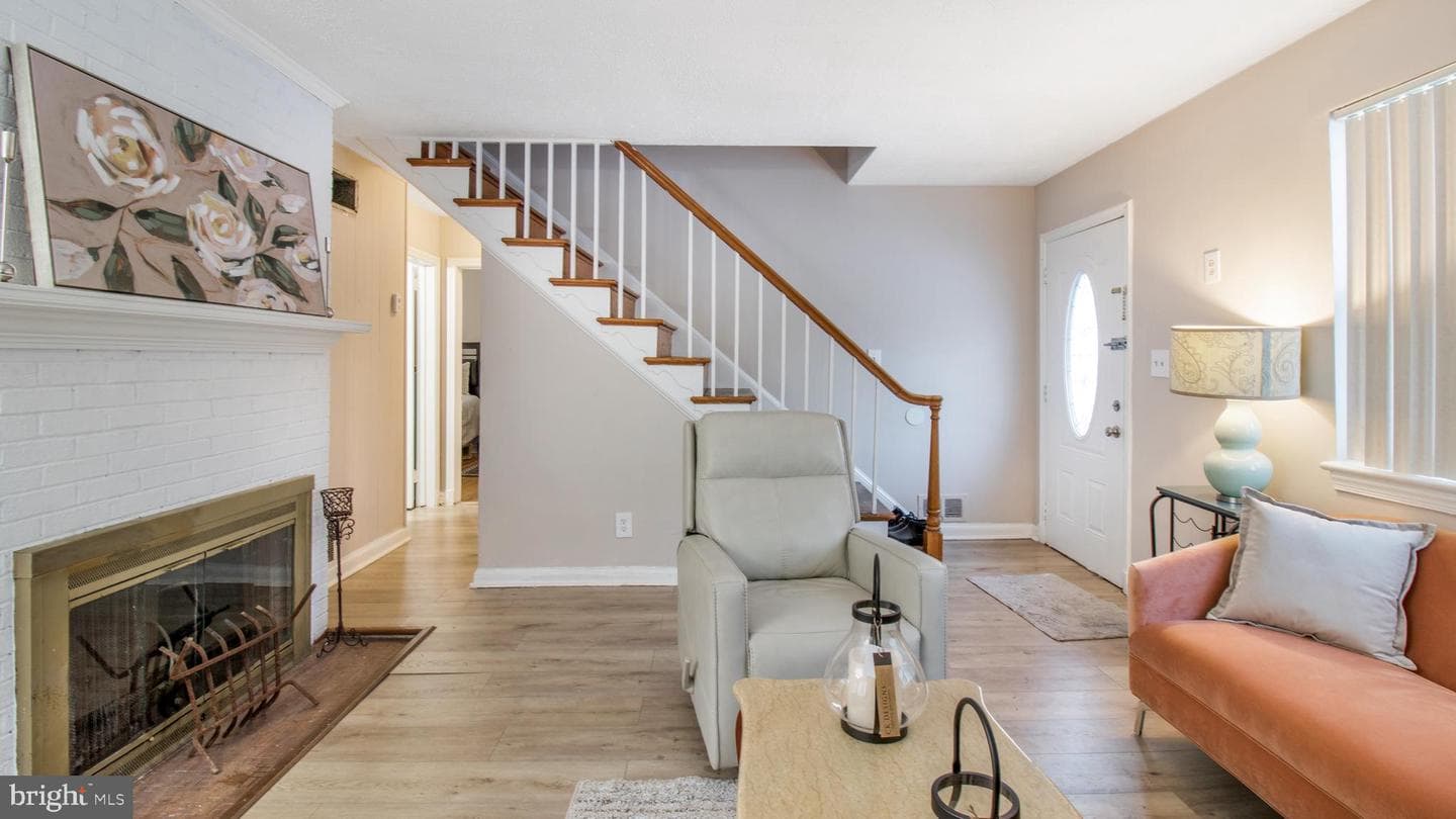 1106 Dryden Street photo 6