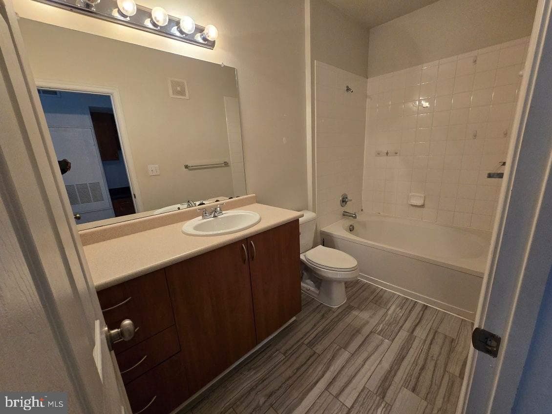 19625 Galway Bay Circle #404 photo 7