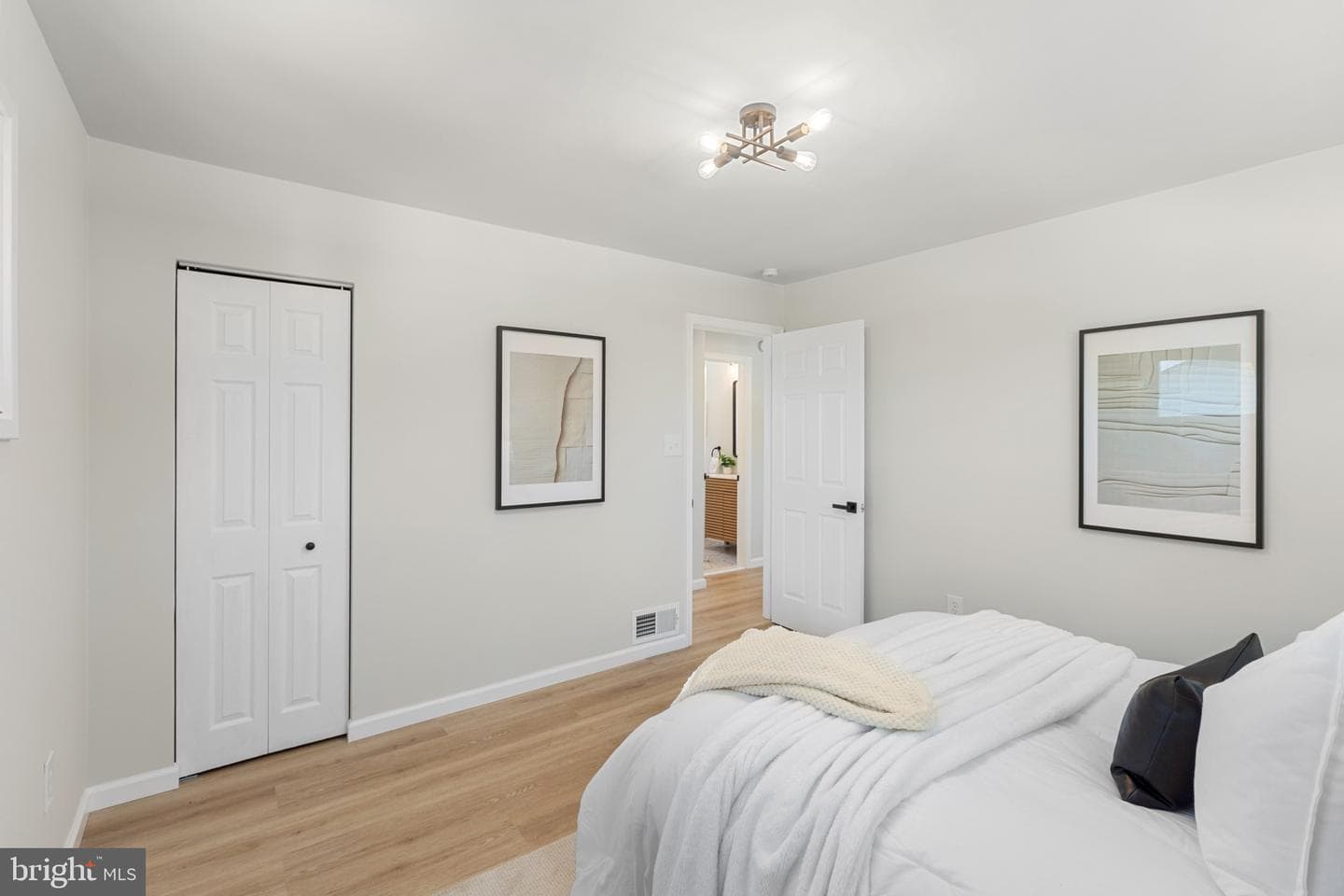 303 Bradley Avenue photo 13
