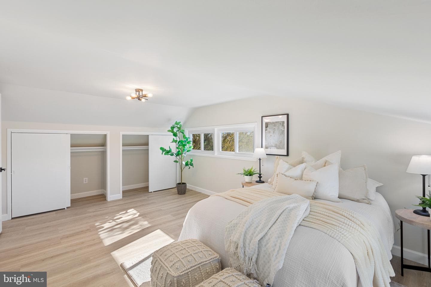 303 Bradley Avenue photo 17