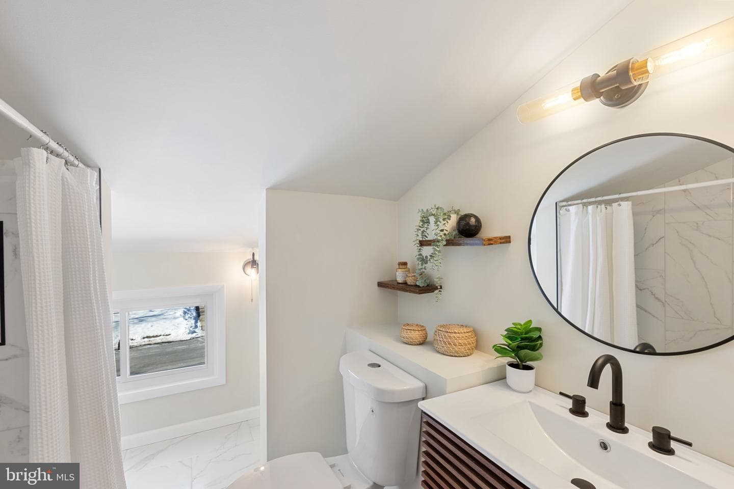 303 Bradley Avenue photo 18