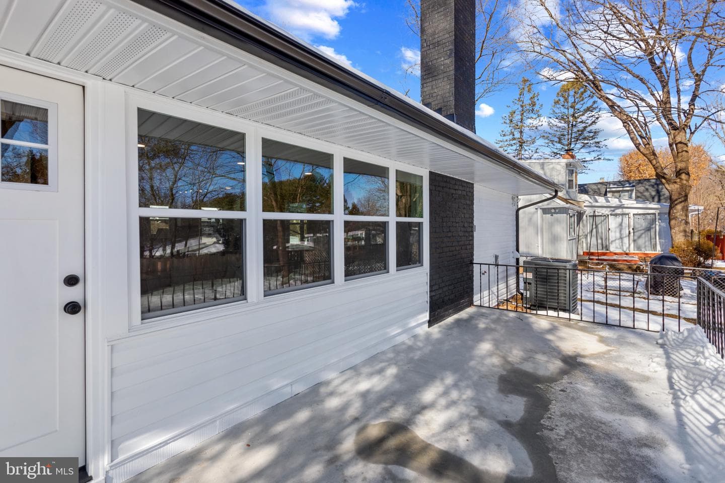 303 Bradley Avenue photo 22