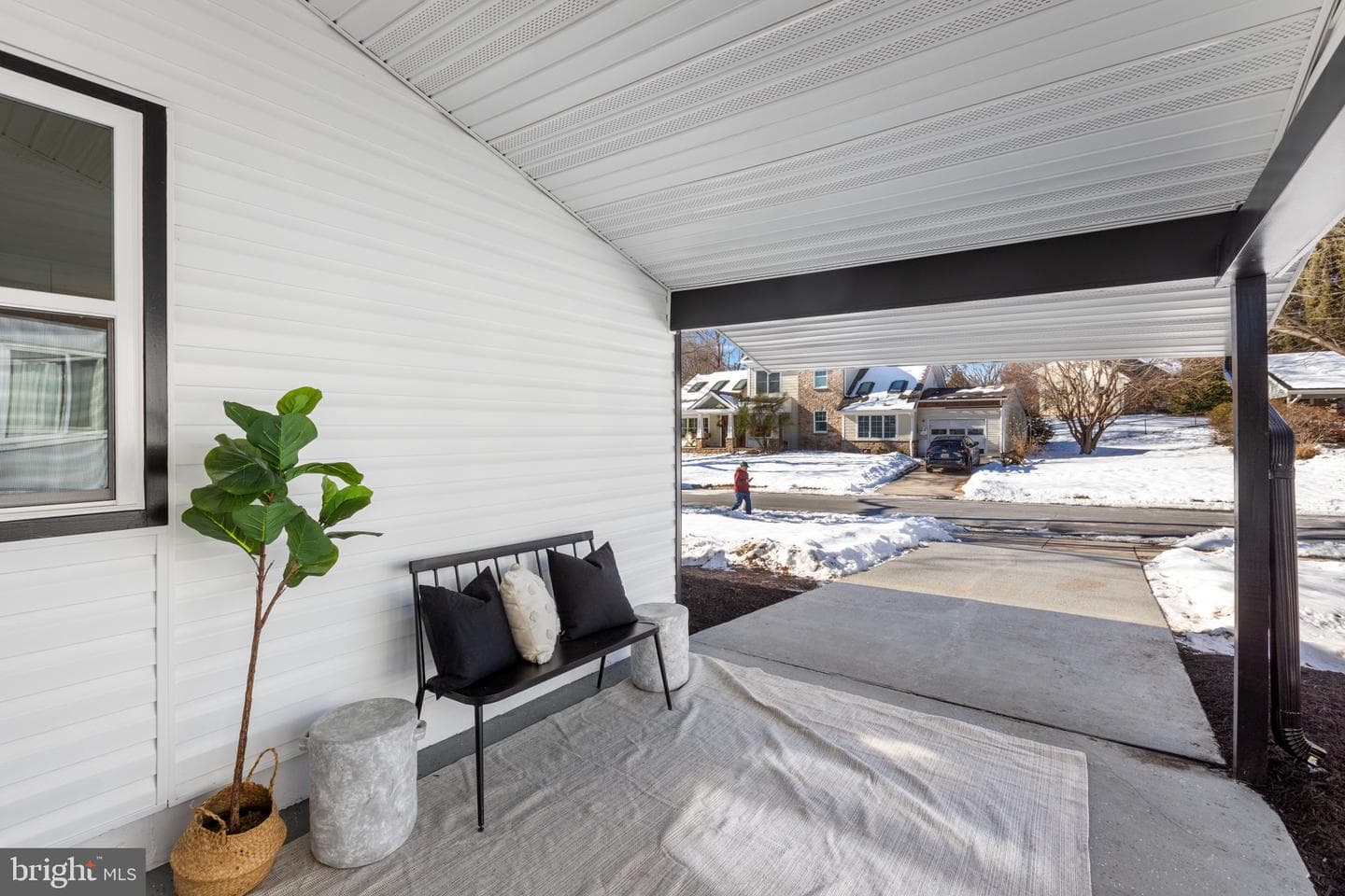 303 Bradley Avenue photo 4