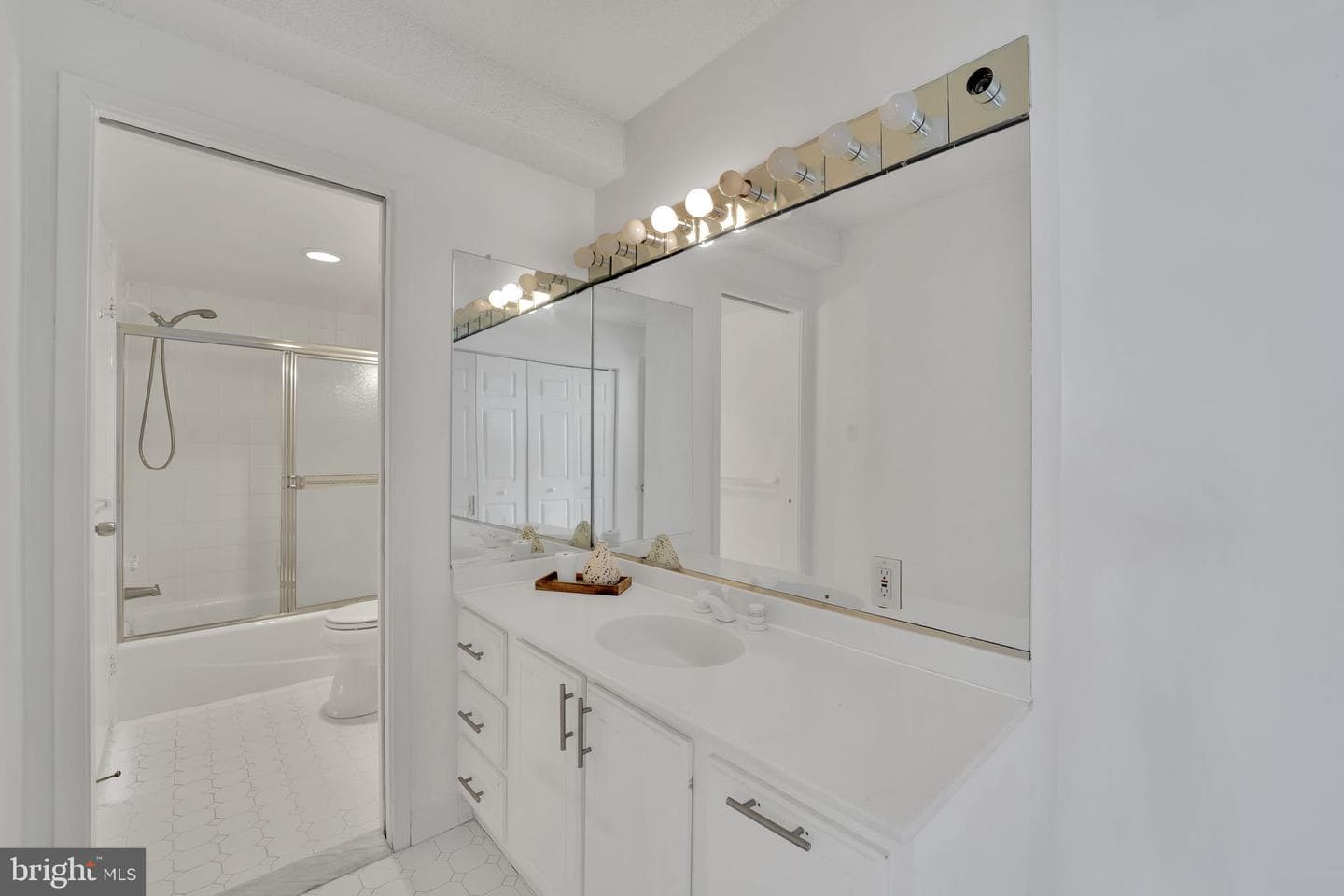 5500 Friendship Boulevard #1210n photo 27