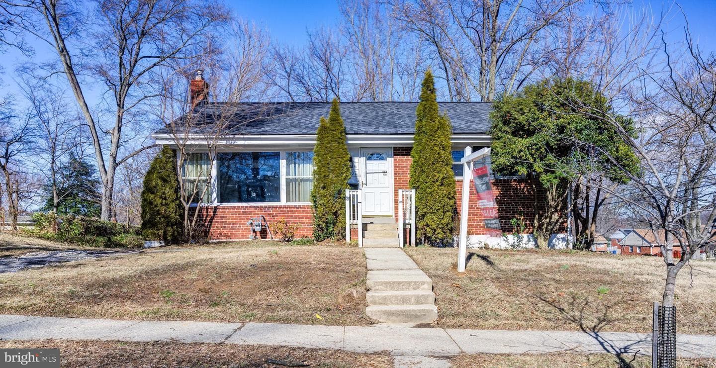 3001 Hardy Avenue photo 1