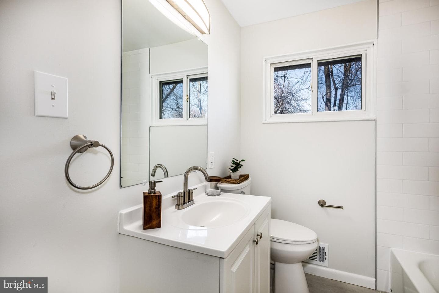 3001 Hardy Avenue photo 13