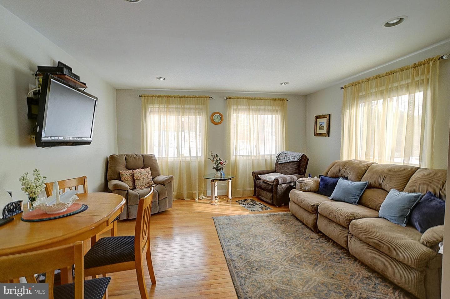 14017 London Lane photo 9