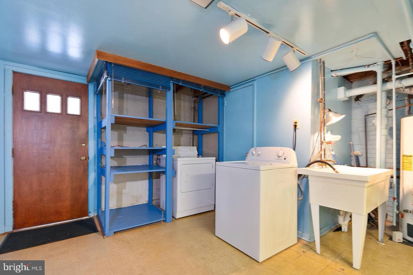 4808 Wilwyn Way photo 23