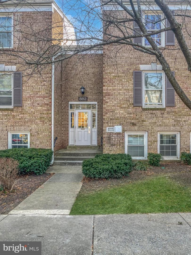 882 Quince Orchard Boulevard #t2 photo 9
