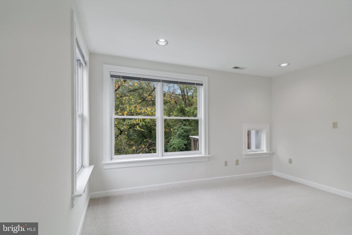 6417 Broad Street photo 24