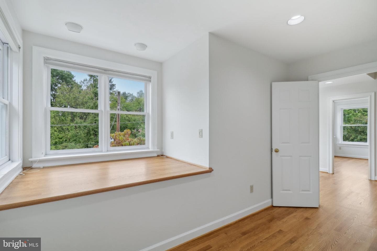 6417 Broad Street photo 31