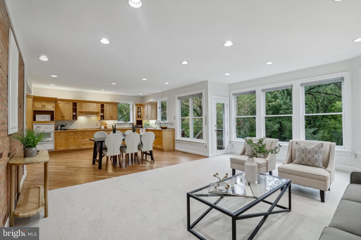 6417 Broad Street photo 4