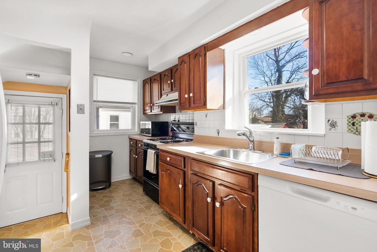 2710 Harmon Road photo 8