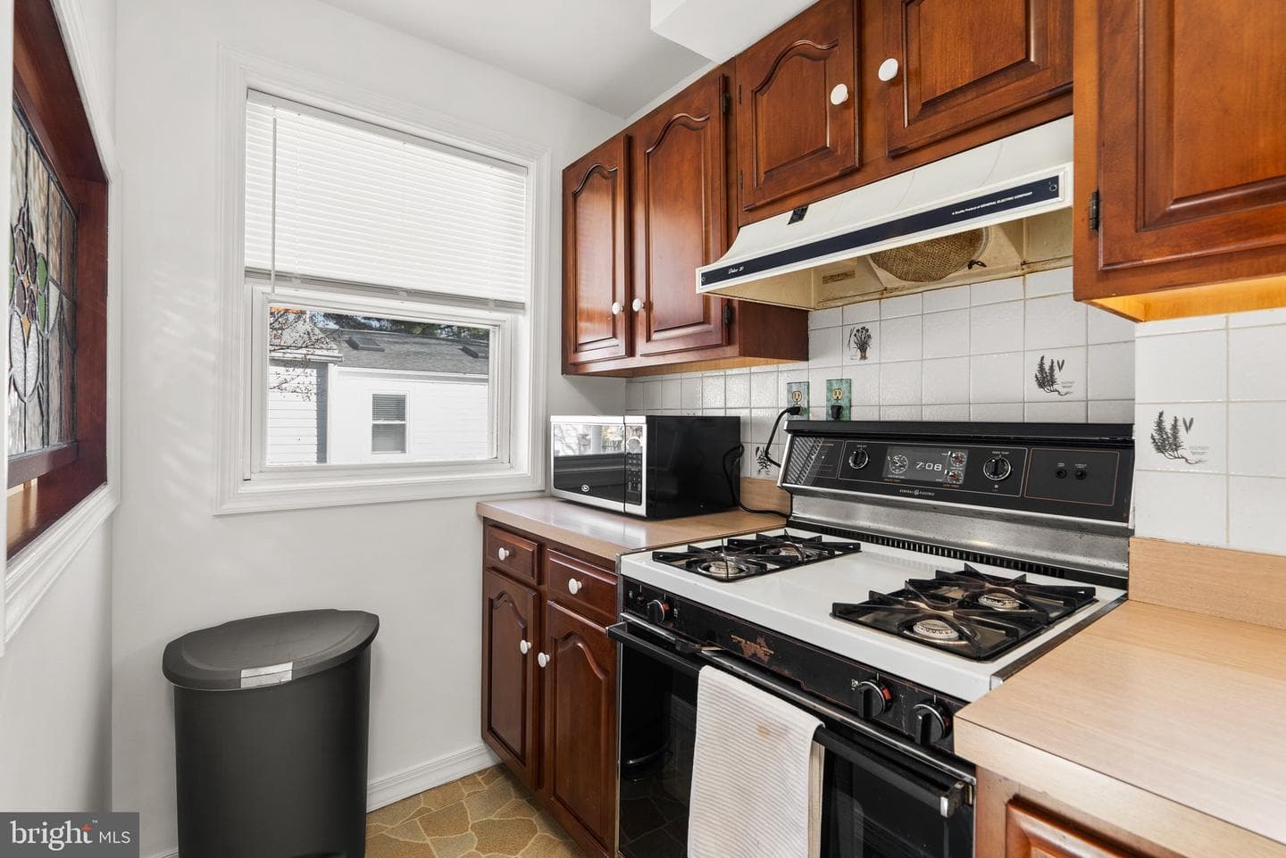 2710 Harmon Road photo 9