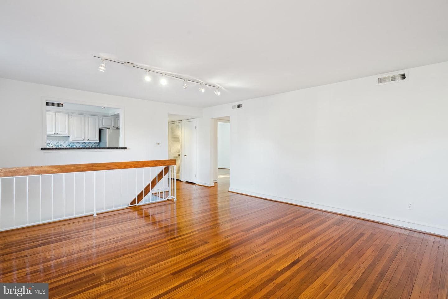 2244 Washington Avenue #102 photo 4