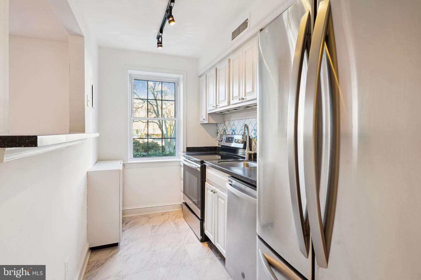 2244 Washington Avenue #102 photo 6
