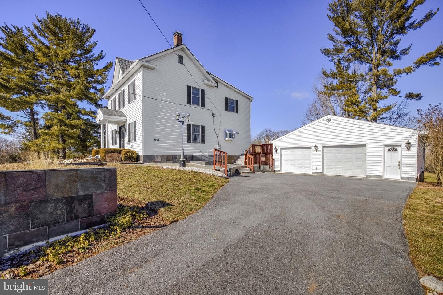 20601 Whites Ferry Road photo 2
