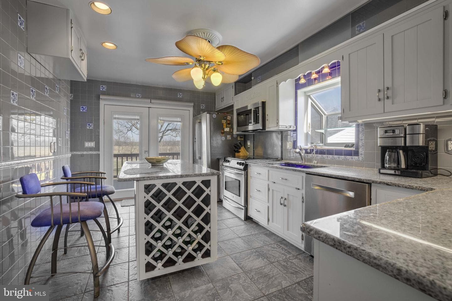 20601 Whites Ferry Road photo 9