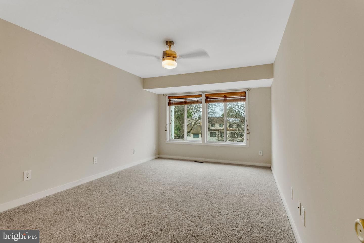 9809 Lake Shore Drive photo 17