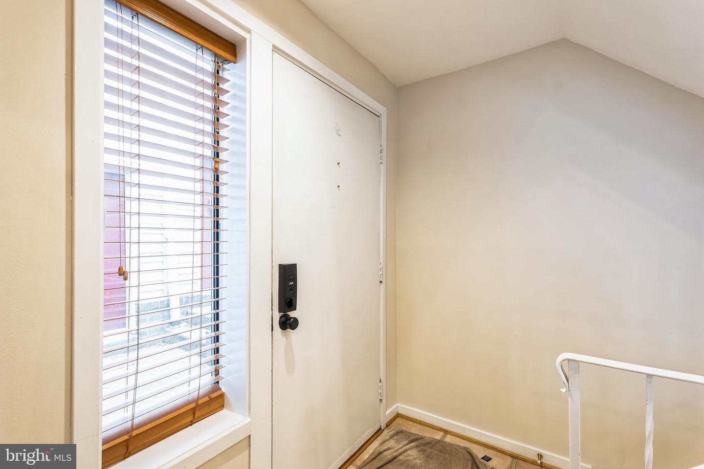 9809 Lake Shore Drive photo 3