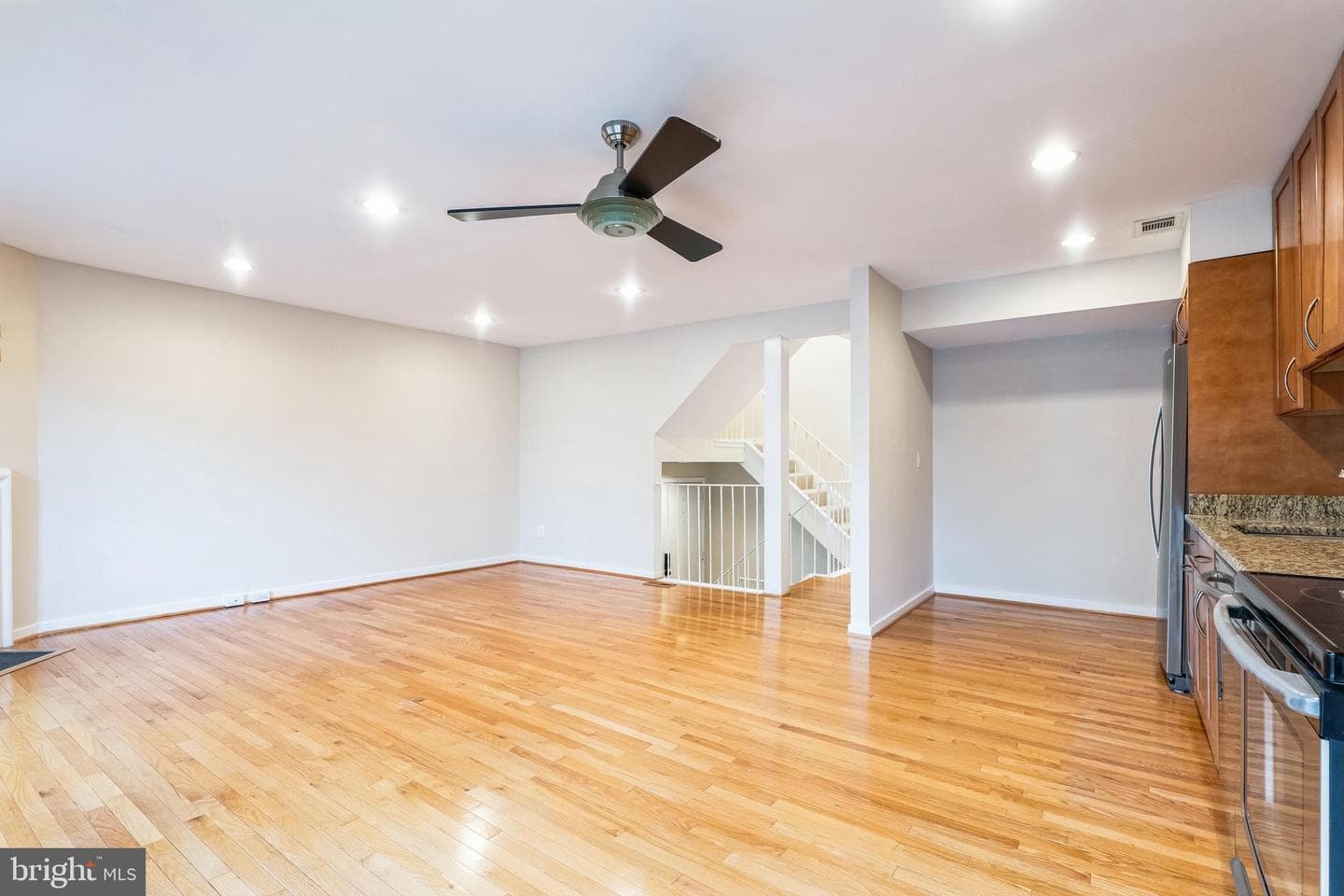 9809 Lake Shore Drive photo 4