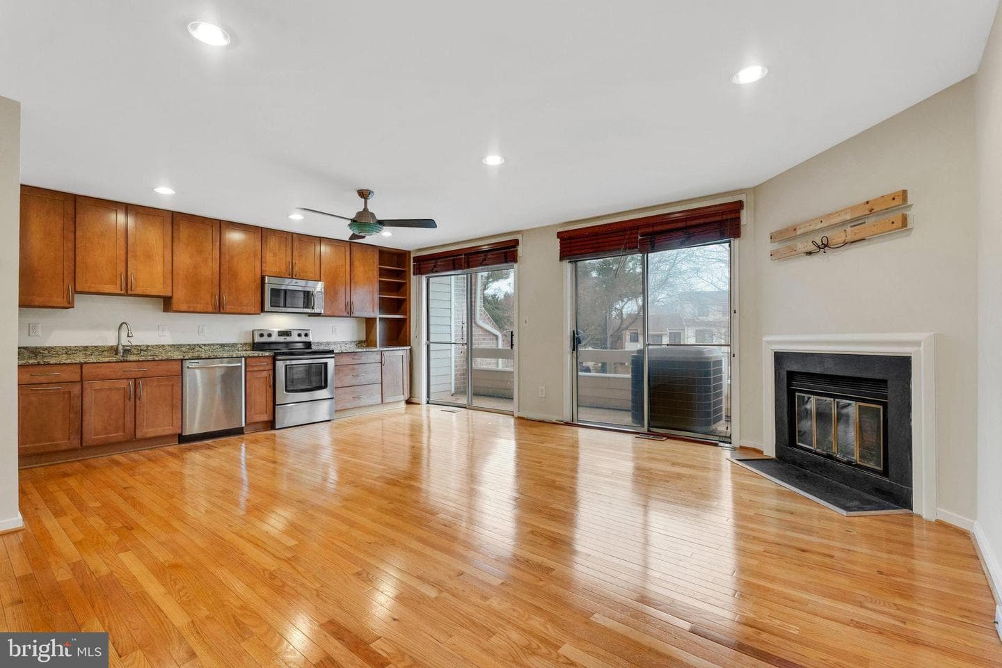 9809 Lake Shore Drive photo 6