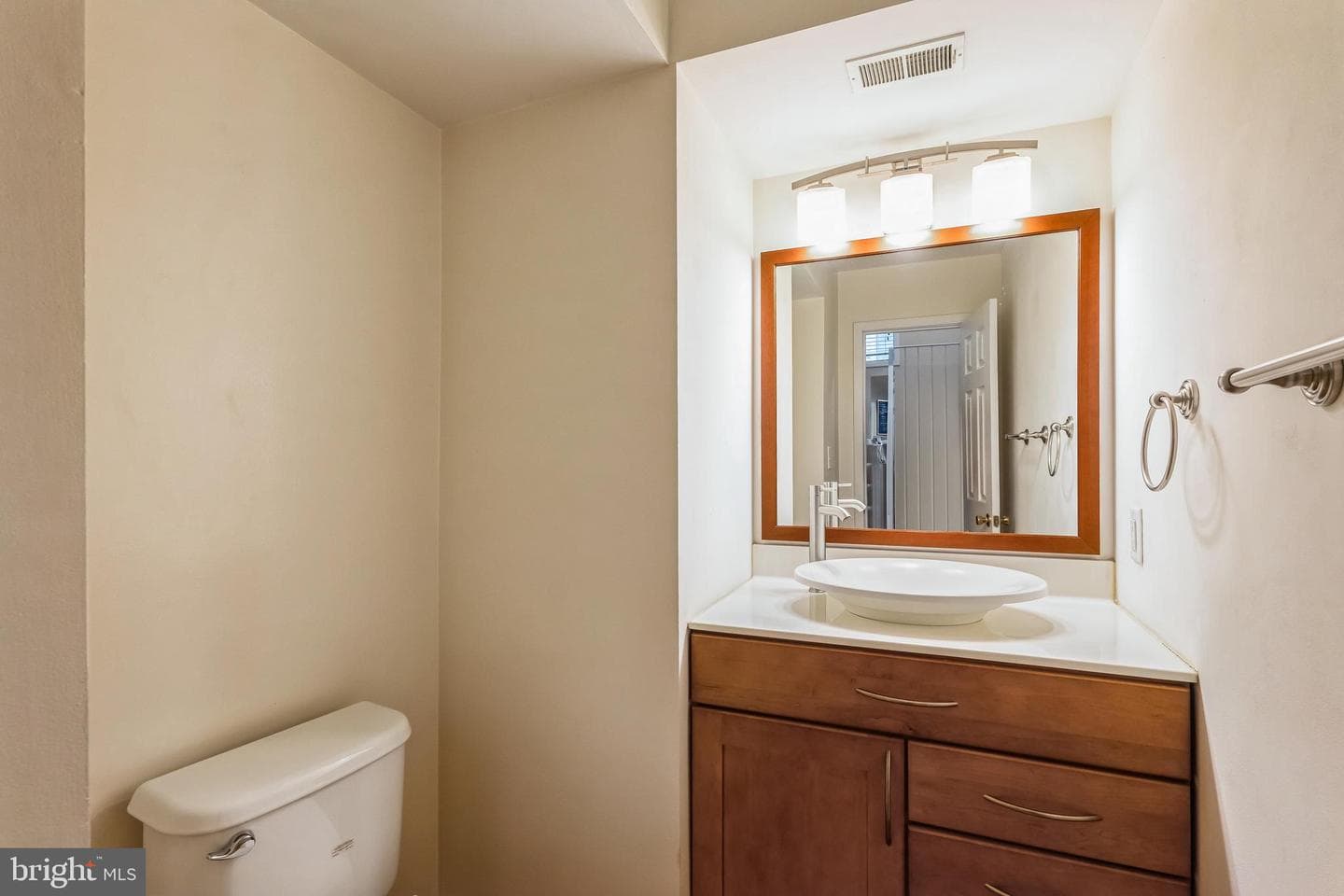 9809 Lake Shore Drive photo 8