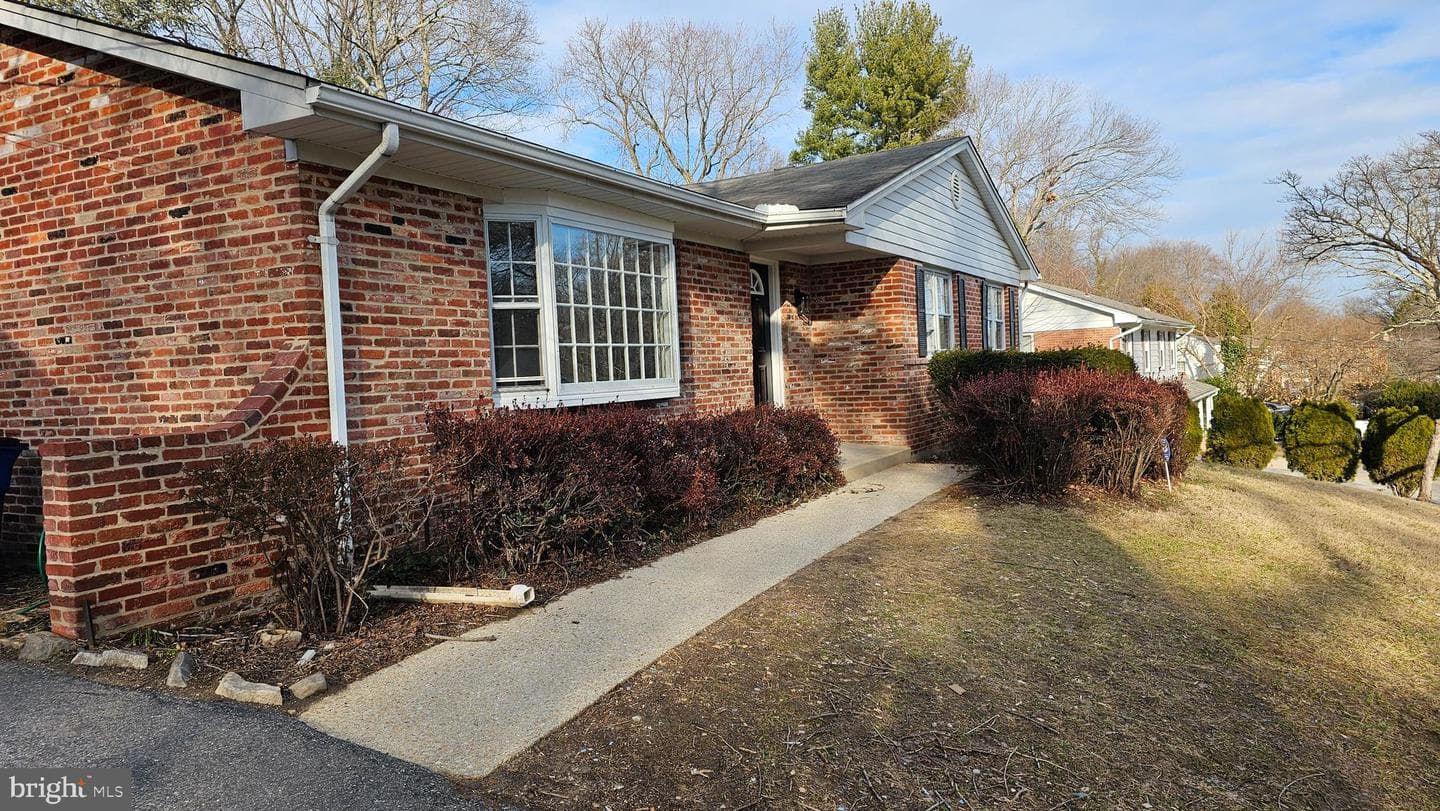 1014 Nora Drive photo 2