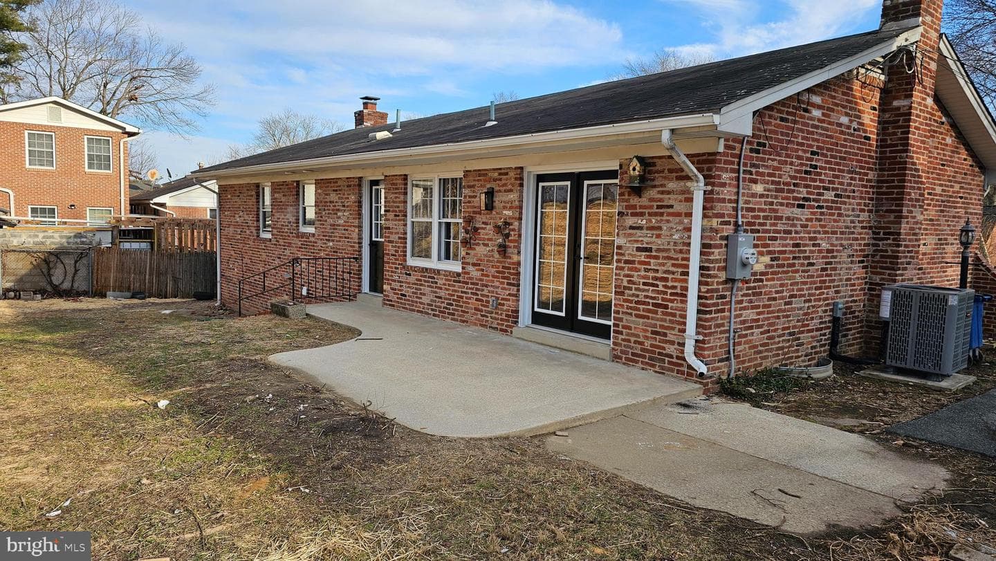 1014 Nora Drive photo 3