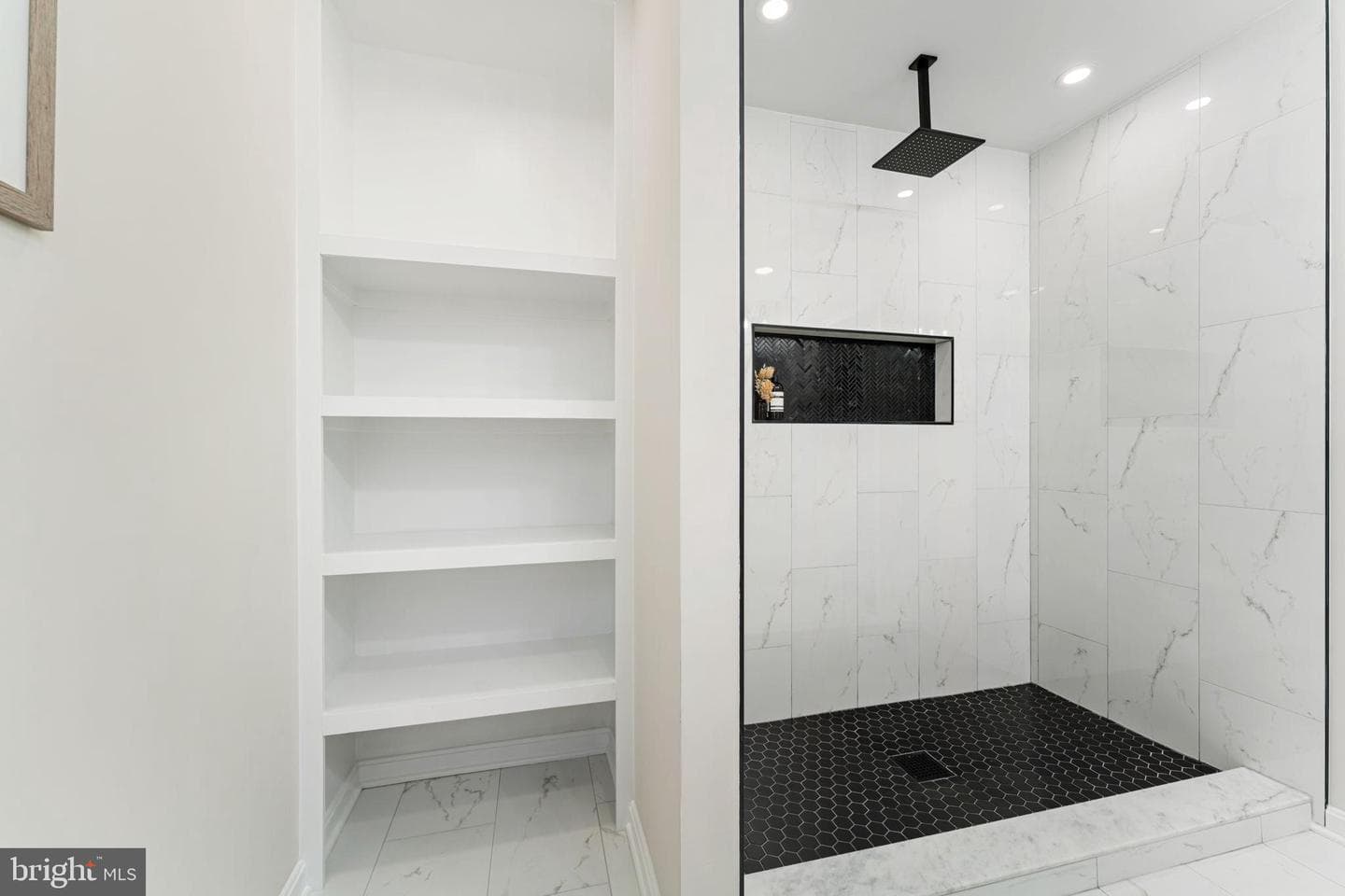 2308 Holly Spring Drive photo 18