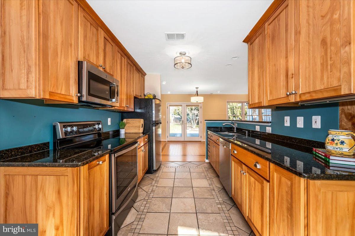 19805 Spurrier Avenue photo 14
