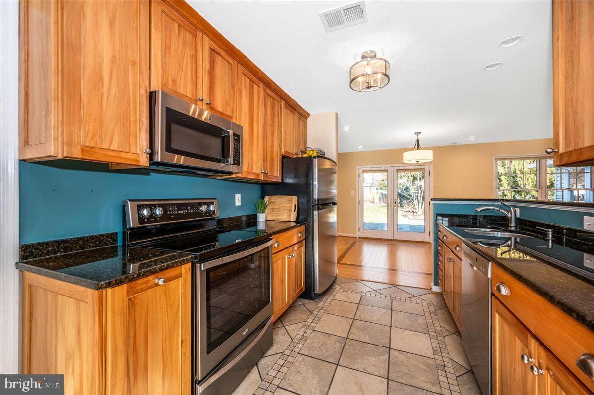 19805 Spurrier Avenue photo 15