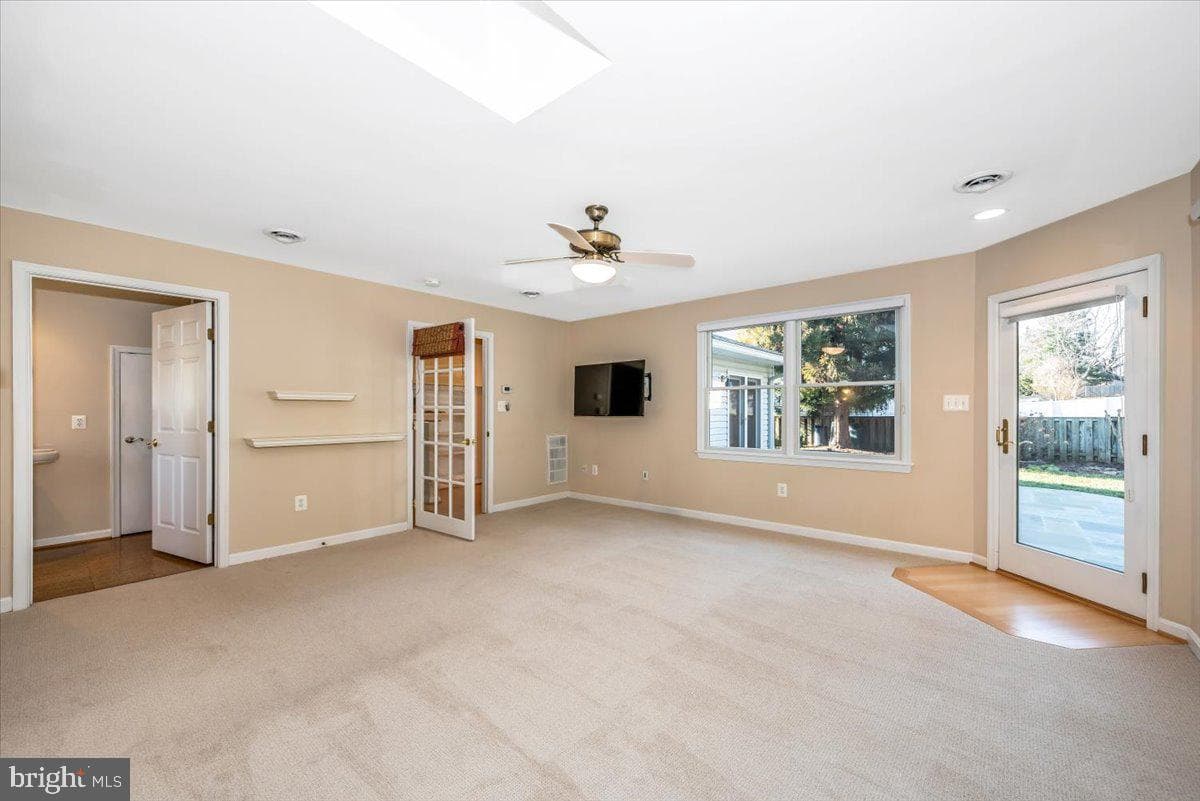 19805 Spurrier Avenue photo 30