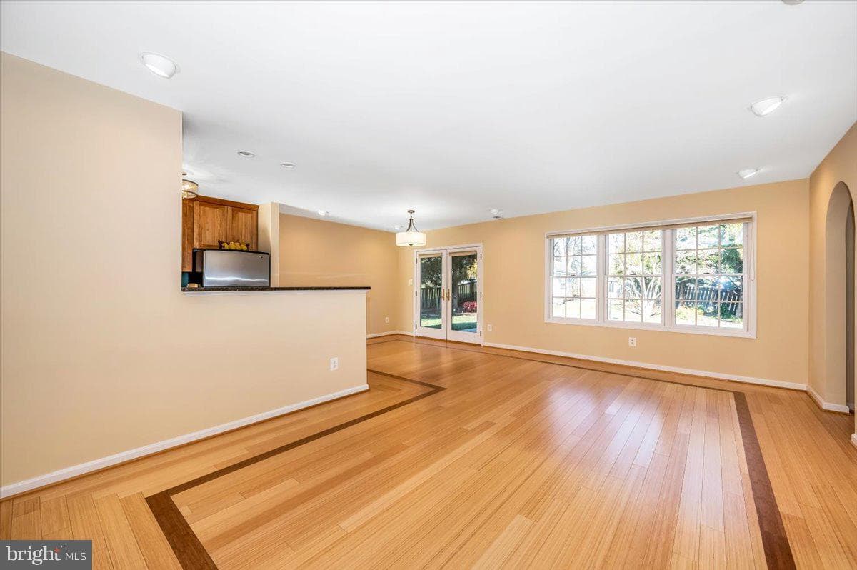 19805 Spurrier Avenue photo 6