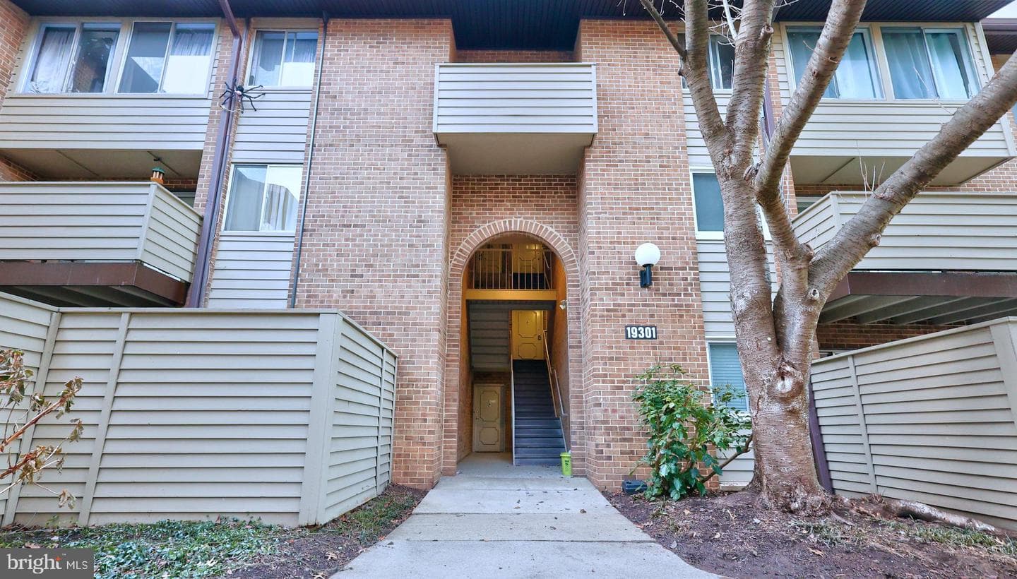 19301 Club House Road #302 photo 20