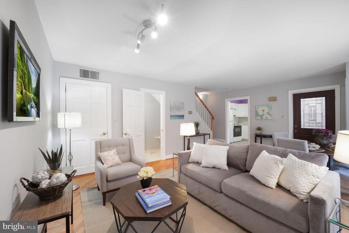 4820 Hampden Lane #r-5 photo 6