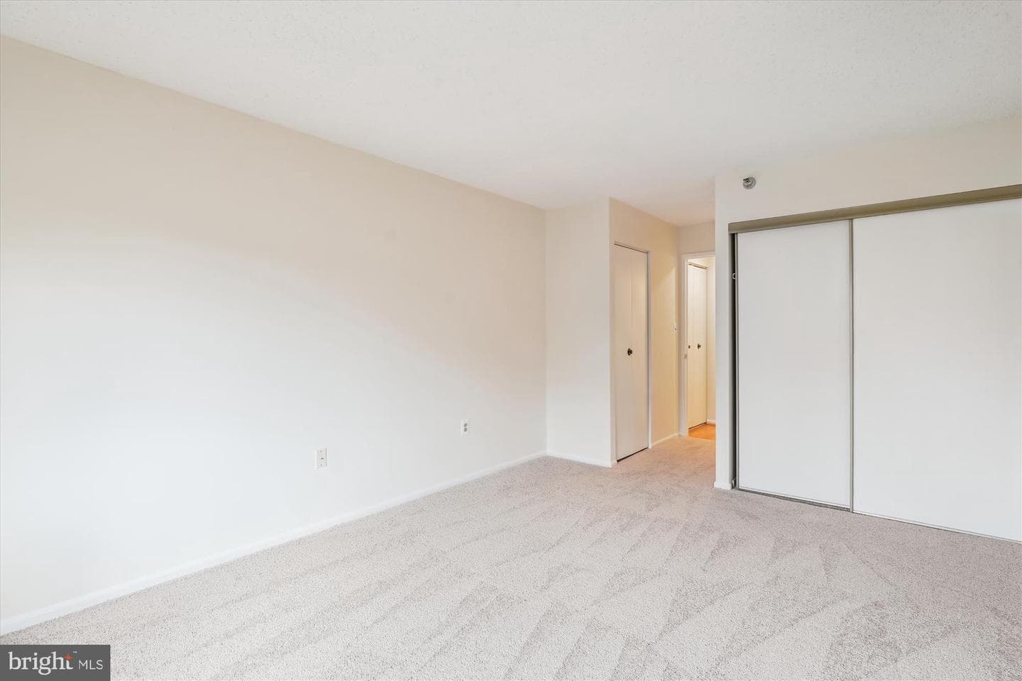 15100 Interlachen Drive #4-221 photo 27