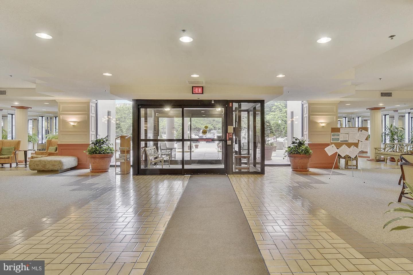 15100 Interlachen Drive #4-221 photo 40