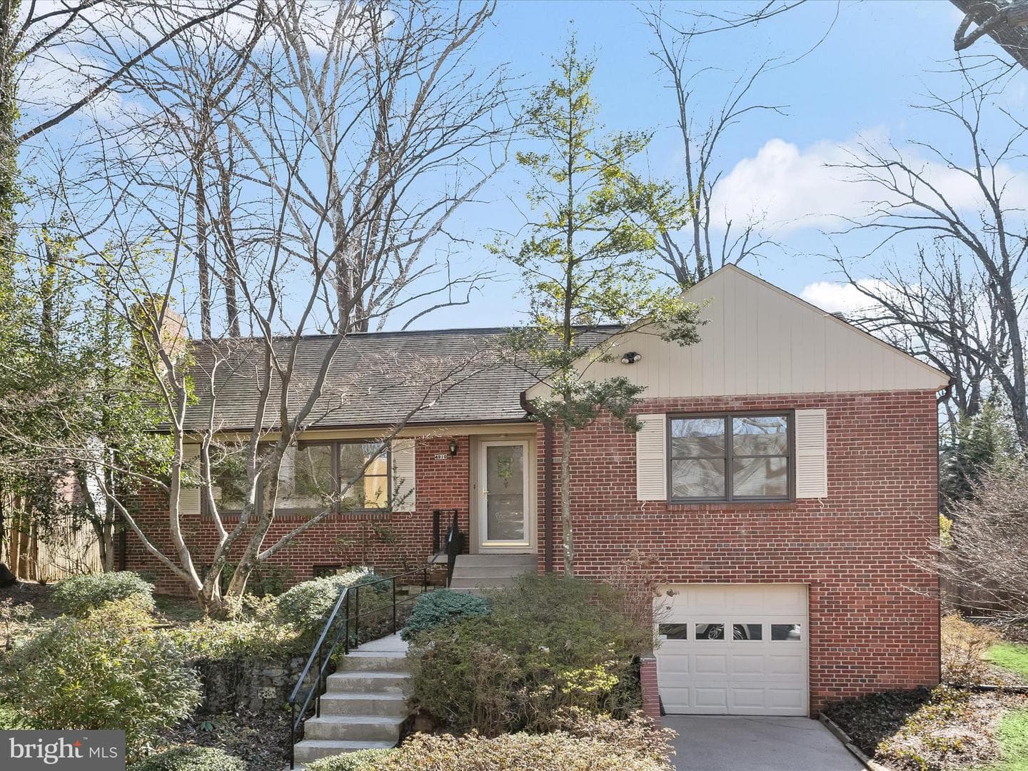 4910 Essex Avenue photo 2